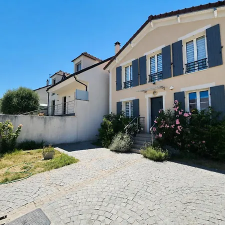 Les Lanternes De La Marne Parking Prive Ferienhaus